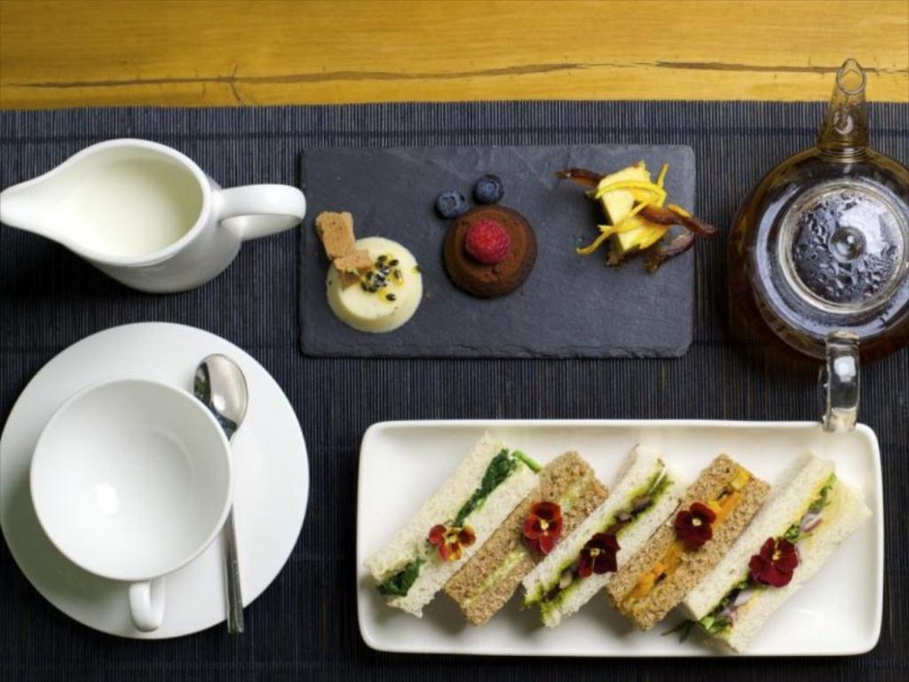 La West - Hyde Park Отель 4*